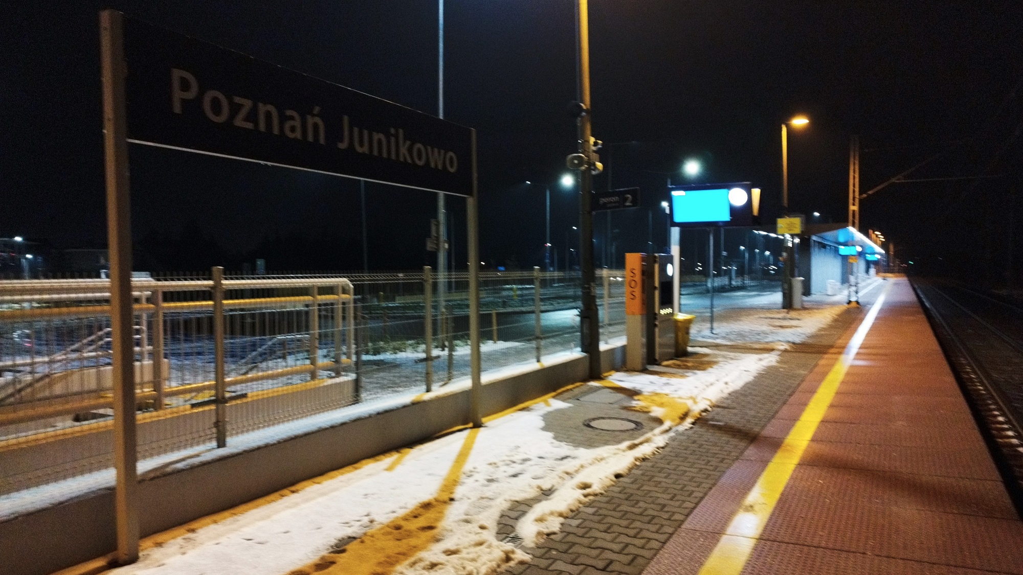 Foto_Grunw_night_7 Fotografia przedstawiająca węzeł przesiadkowy przy ul. Grunwaldzkiej na granicy Poznania i miejscowości Plewiska